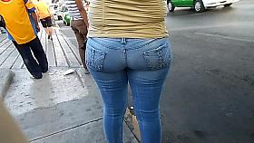 Big Butt Mature (Q-lona)