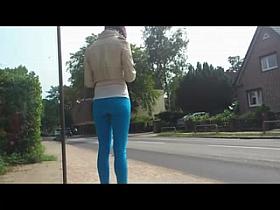 girls hot ass on bus stop