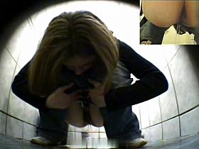 Girls Pissing voyeur video 291