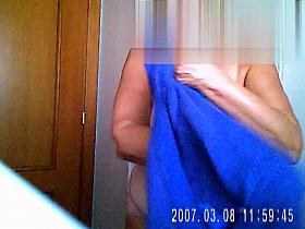 Mia madre tutta nuda per voi!