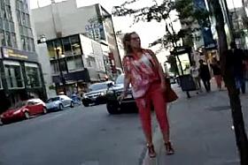 Candid sexy blonde whooty on the street