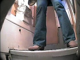 Girls Pissing voyeur video 311