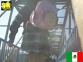 Voyeur catches real schoolgirl upskirt shot in plaid uniform