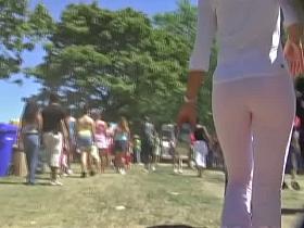 Gorgeous street candid babe posing for the camera