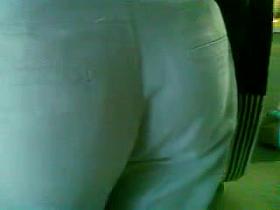 novinhacuzuda de calca branca