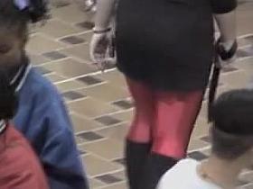 Slim candid babe in bright pantyhose and short skirt 06c