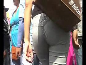 COME CULO DE FLAKITA CAMINADO MERCADO.