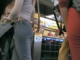 Chick with delicious ass getting filmed in the super market