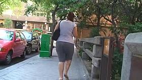 jiggle ass walking
