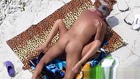 Couple fucking in water and shore