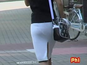 Classy Asian milf with no panties sharked on the street