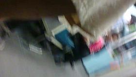 ricas piernas en el metro