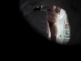 Hairy mature after bath