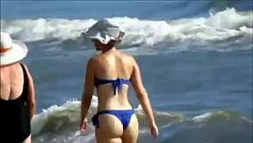 Voyeur Precious Butts on the Beach