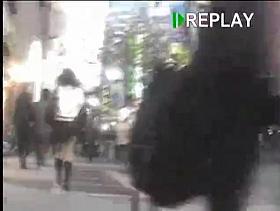 JAPANESE GIRLS LIKE TO TAKE AIR BATHS