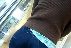 PHAT ASS IN JEANS