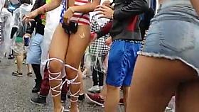 hot white asses shaking it!!