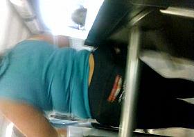 Mega nalgotas maduras en el metro II