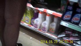 Shopper in fishnet black pantyhose