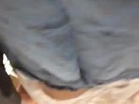 Sous la jupe d'une fille au super marcher ! 5