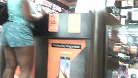 candid ebony phat booty in boostmobile