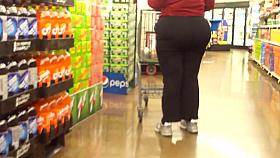 Mature Lady With A Huge Ass!!