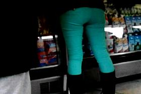 Nalgona En Jeans Verdes
