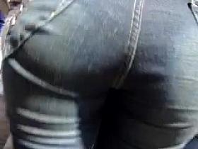 TOUCH ASS WLAKING MARRIED WOMAN