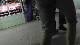 Hot college gal pink panty upskirting