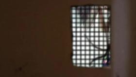 My mother saw through a crack in the wall