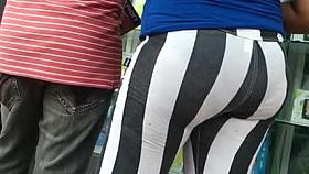 Leggins Rayas Blancas y Negras Rico Culo Sucio