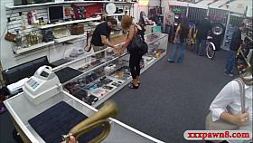 Big butt babe sells stuff at the pawnshop that is stolen