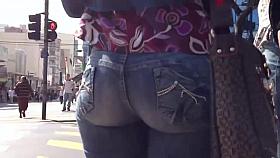 good walking sexy hips