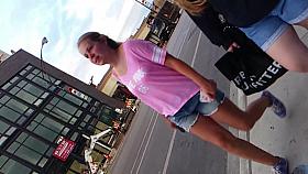 Nice titties bouncin!