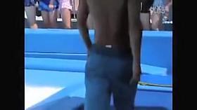 Seducing body of the cute flowrider peeked by beach hunter