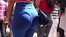 INCREDIBLE BOOTIES AT A PARADE