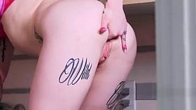 Voyeur electrician paid with sex