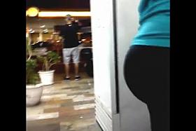 Amazing butt in suplex