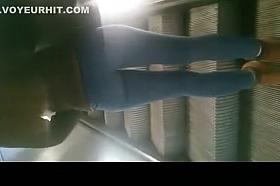 Teen with great ass in tight jeans