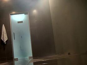 Beauty spied in shower room