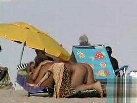 I love watching lovely naked beauties on the beach