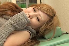 Lovely Japanese vixen reached an orgasm on a pussy exam