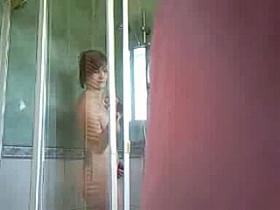 GIRL IN THE SHOWER HIDDEN CAM