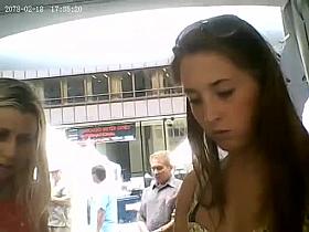 Really nice bare ass on this hottie!