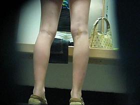 Sweet babe exposng lingerie in changing room