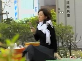 Realy intense sharking action with some confused fancy bimbo