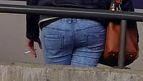 Candid - Nice Ass In Jeans At The Train Station