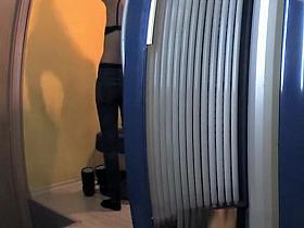 Hot chick spied in tanning room