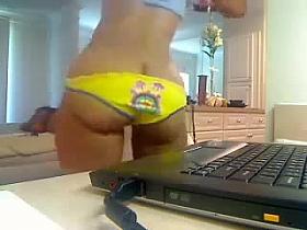 LEGAL AGE TEENAGER BOOTY DANCE