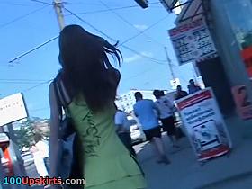 Sporty hottie's astounding upskirt